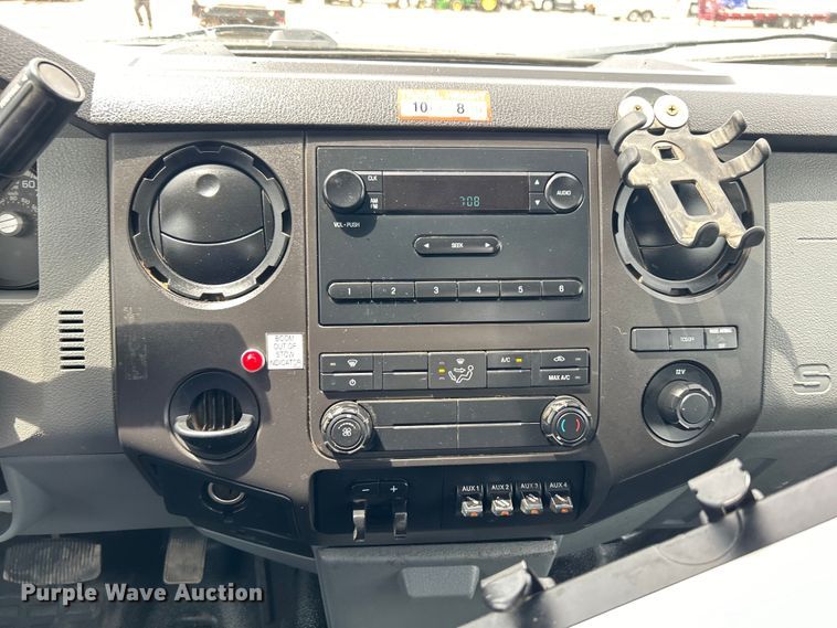 image for item EG1490 2013 Ford F450 Super Duty bucket truck