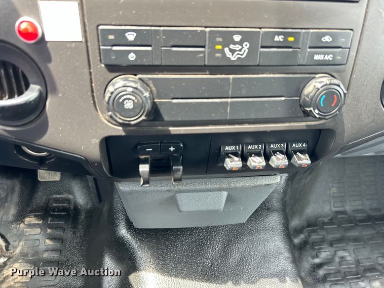 image for item EG1490 2013 Ford F450 Super Duty bucket truck