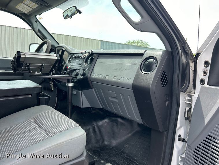 image for item EG1490 2013 Ford F450 Super Duty bucket truck