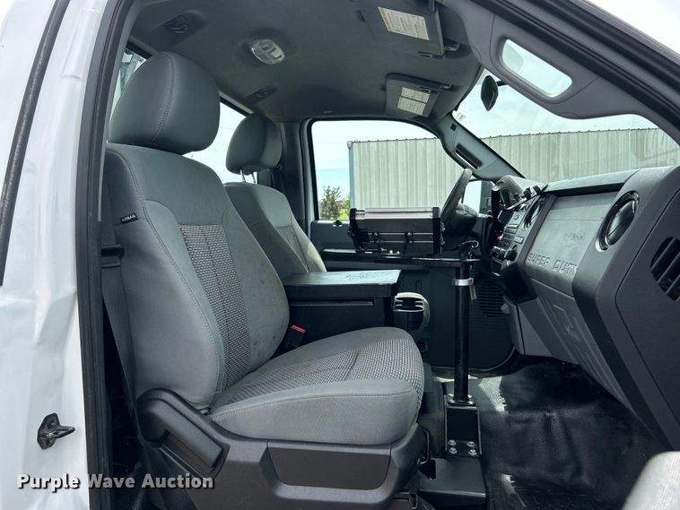 image for item EG1490 2013 Ford F450 Super Duty bucket truck