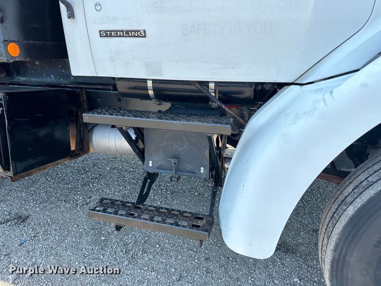 image for item EG1644 1999 Sterling  L-Line dump truck