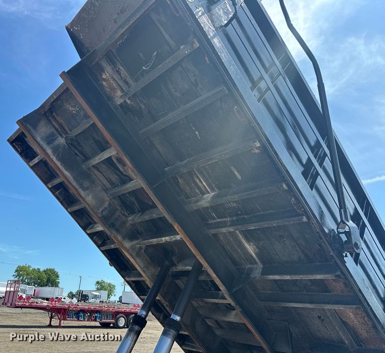 image for item EG1644 1999 Sterling  L-Line dump truck