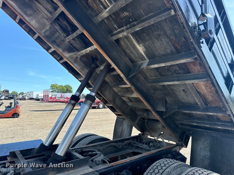 image for item EG1644 1999 Sterling  L-Line dump truck