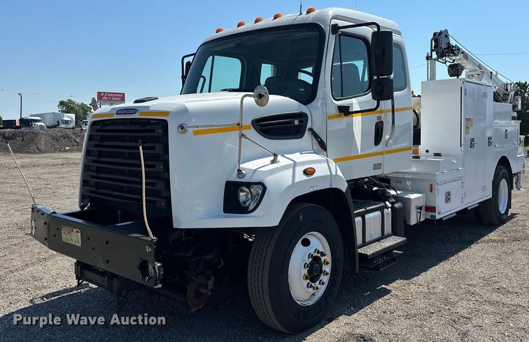 image for item EG1658 2014 Freightliner  108SD Crew Cab utility / service truck
