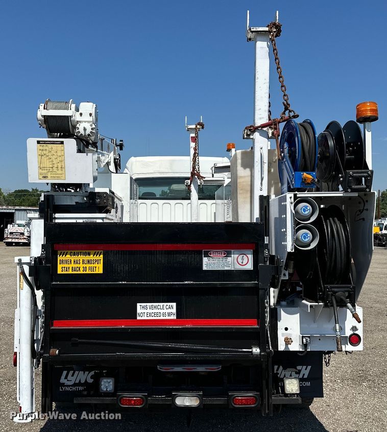 image for item EG1658 2014 Freightliner  108SD Crew Cab utility / service truck