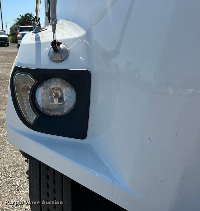 image for item EG1658 2014 Freightliner  108SD Crew Cab utility / service truck