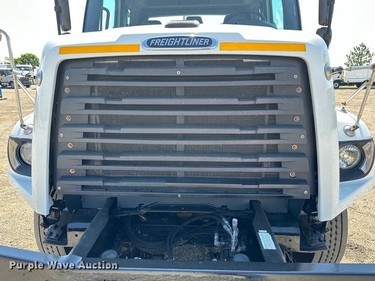 image for item EG1658 2014 Freightliner  108SD Crew Cab utility / service truck