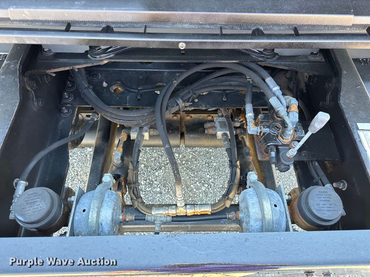 image for item EG1658 2014 Freightliner  108SD Crew Cab utility / service truck