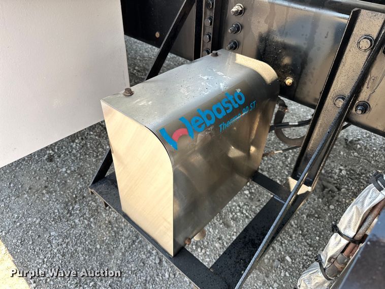 image for item EG1658 2014 Freightliner  108SD Crew Cab utility / service truck