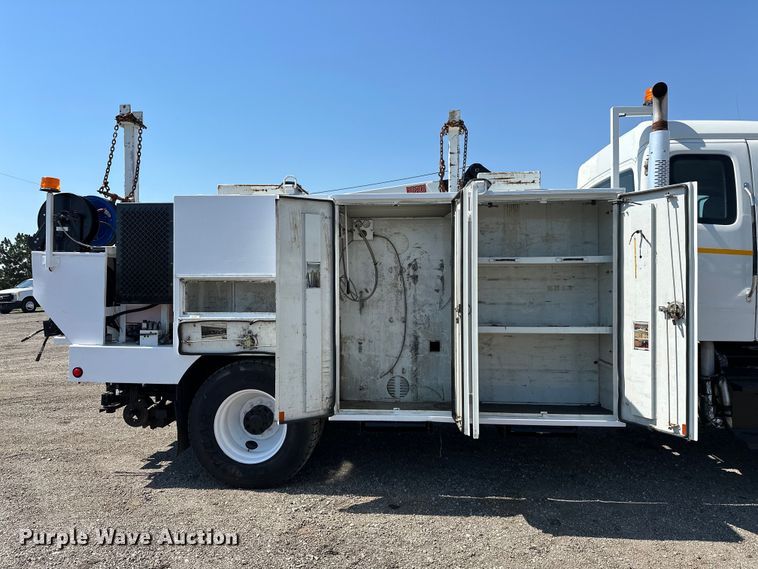 image for item EG1658 2014 Freightliner  108SD Crew Cab utility / service truck