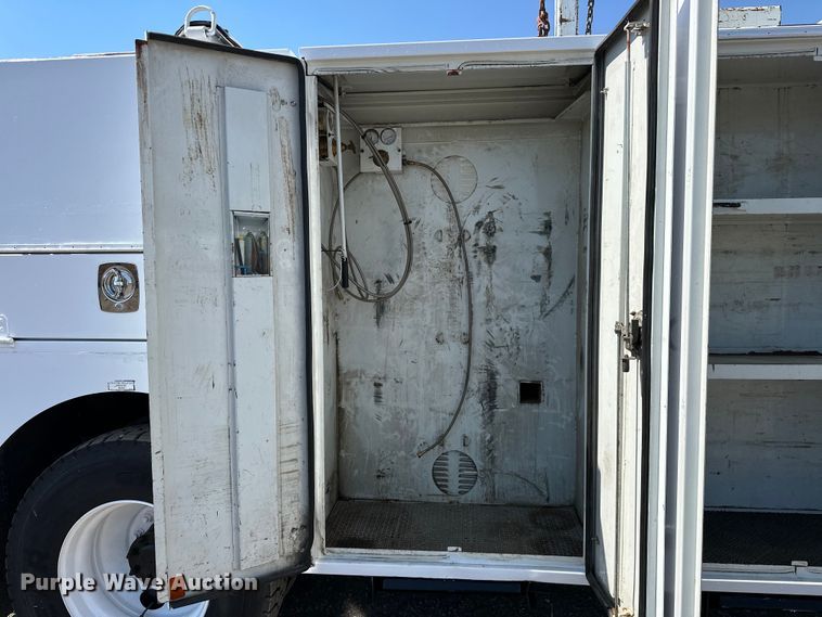 image for item EG1658 2014 Freightliner  108SD Crew Cab utility / service truck