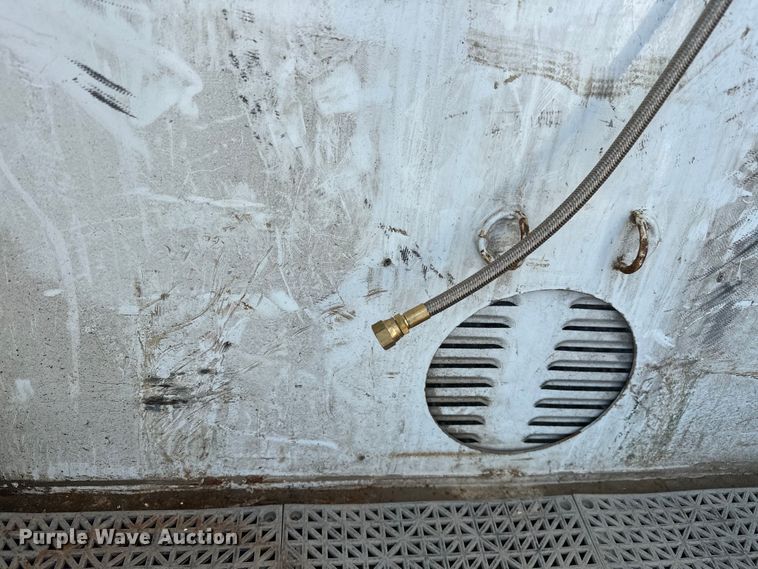 image for item EG1658 2014 Freightliner  108SD Crew Cab utility / service truck