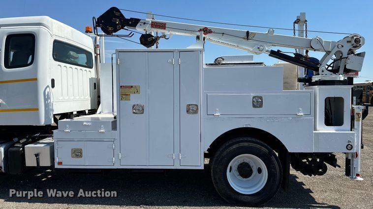 image for item EG1658 2014 Freightliner  108SD Crew Cab utility / service truck