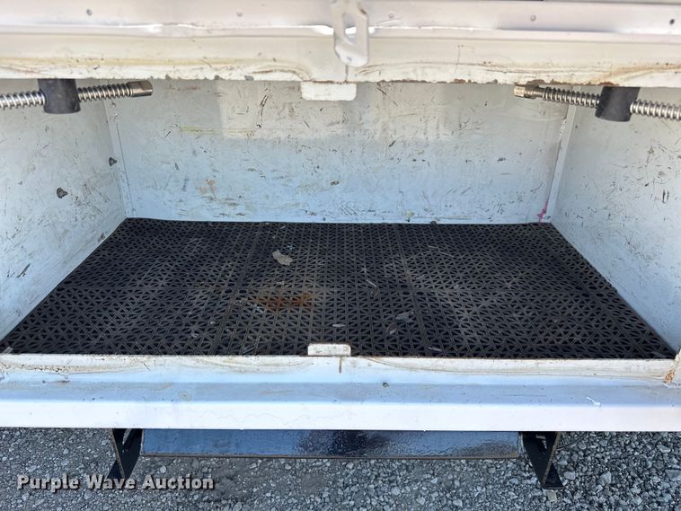 image for item EG1658 2014 Freightliner  108SD Crew Cab utility / service truck