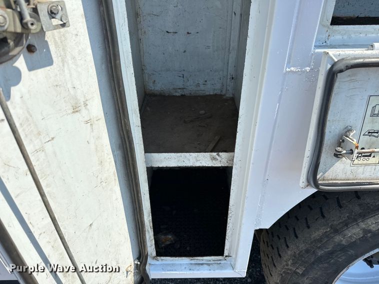 image for item EG1658 2014 Freightliner  108SD Crew Cab utility / service truck