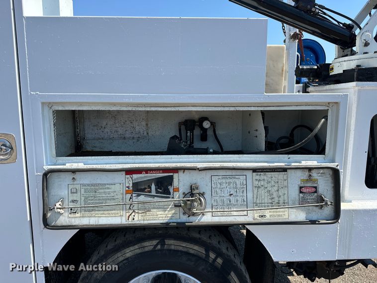 image for item EG1658 2014 Freightliner  108SD Crew Cab utility / service truck