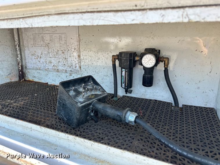 image for item EG1658 2014 Freightliner  108SD Crew Cab utility / service truck