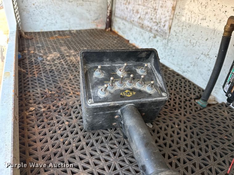 image for item EG1658 2014 Freightliner  108SD Crew Cab utility / service truck