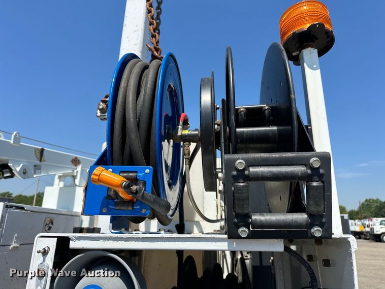 image for item EG1658 2014 Freightliner  108SD Crew Cab utility / service truck