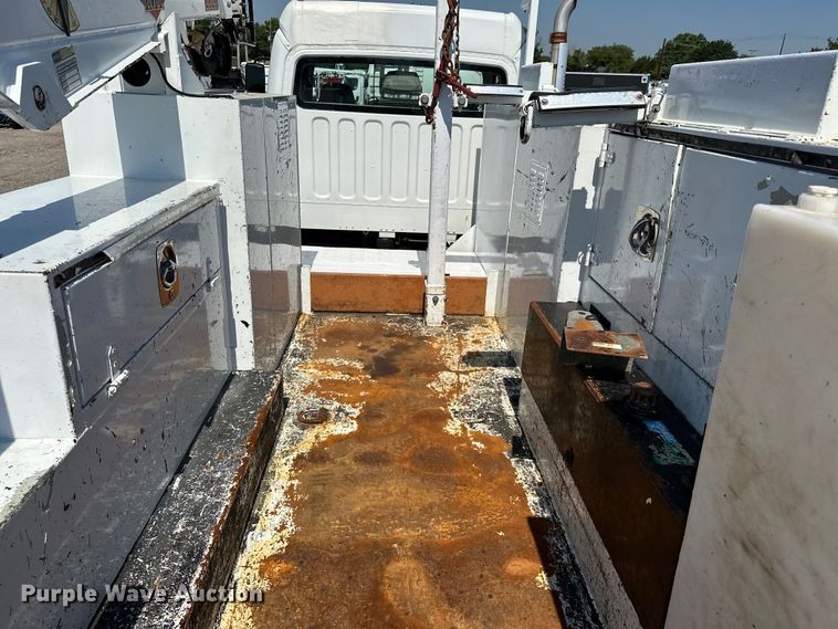 image for item EG1658 2014 Freightliner  108SD Crew Cab utility / service truck