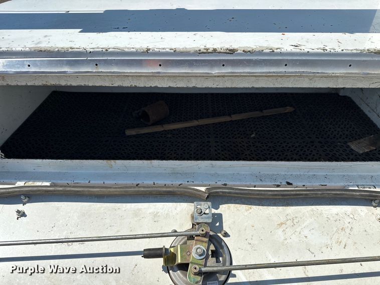 image for item EG1658 2014 Freightliner  108SD Crew Cab utility / service truck