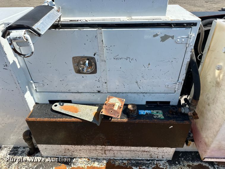 image for item EG1658 2014 Freightliner  108SD Crew Cab utility / service truck