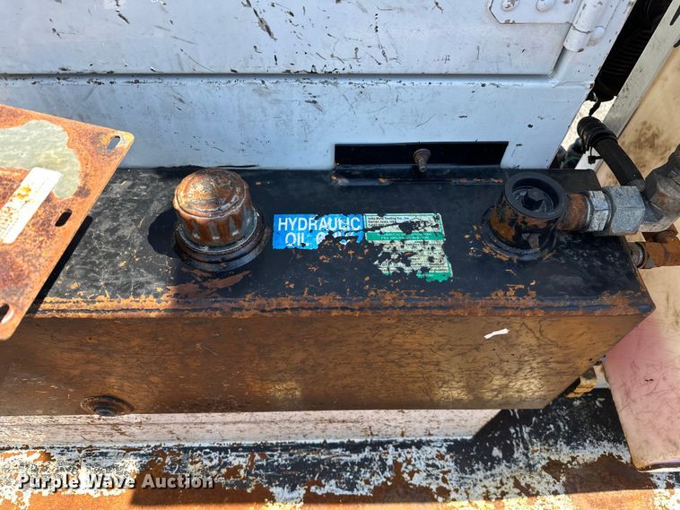 image for item EG1658 2014 Freightliner  108SD Crew Cab utility / service truck