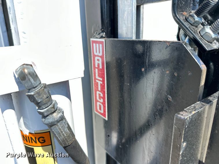 image for item EG1658 2014 Freightliner  108SD Crew Cab utility / service truck