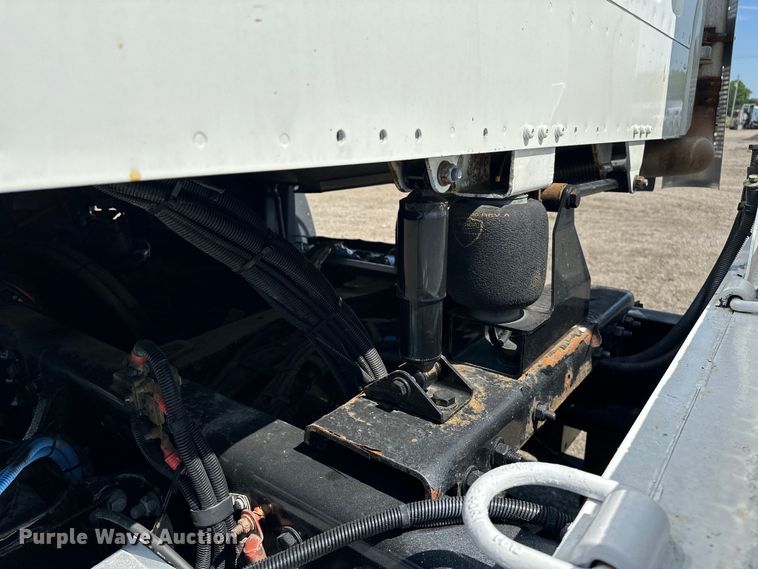 image for item EG1658 2014 Freightliner  108SD Crew Cab utility / service truck