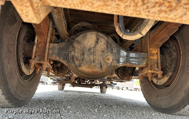 image for item EG1658 2014 Freightliner  108SD Crew Cab utility / service truck