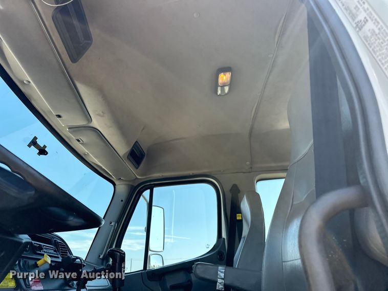 image for item EG1658 2014 Freightliner  108SD Crew Cab utility / service truck