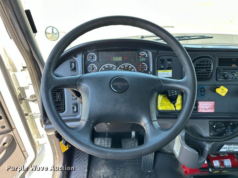 image for item EG1658 2014 Freightliner  108SD Crew Cab utility / service truck