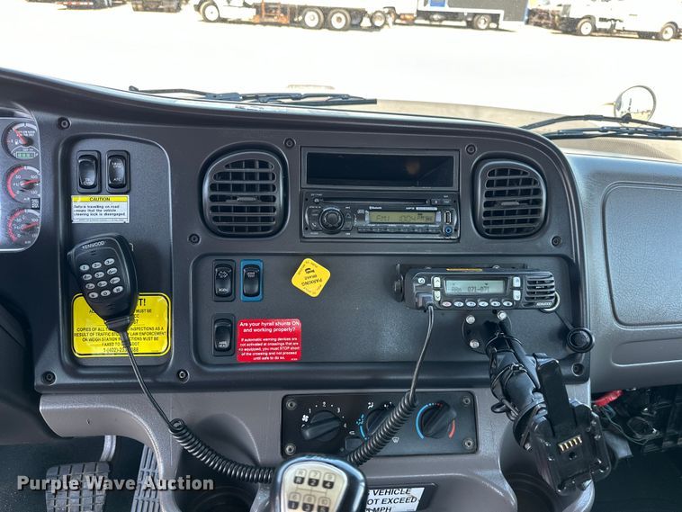 image for item EG1658 2014 Freightliner  108SD Crew Cab utility / service truck