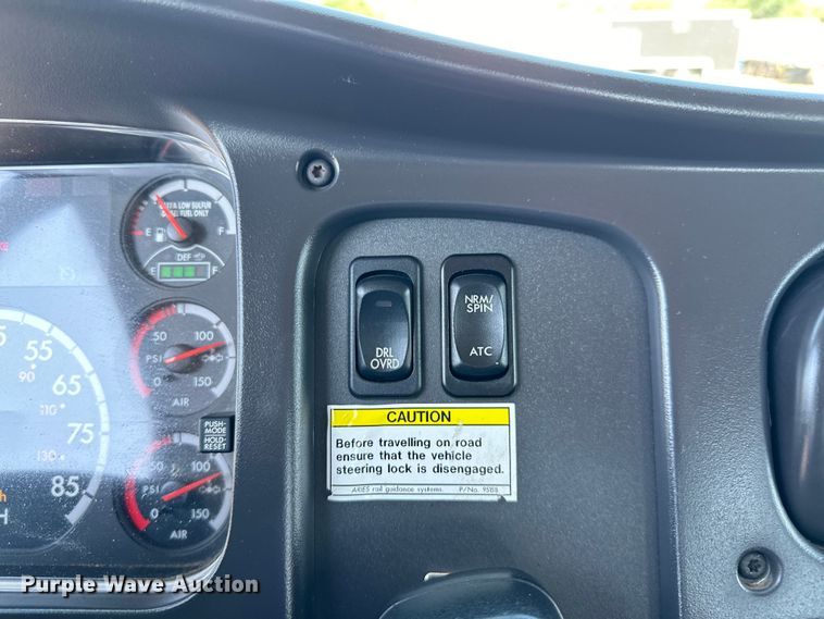 image for item EG1658 2014 Freightliner  108SD Crew Cab utility / service truck