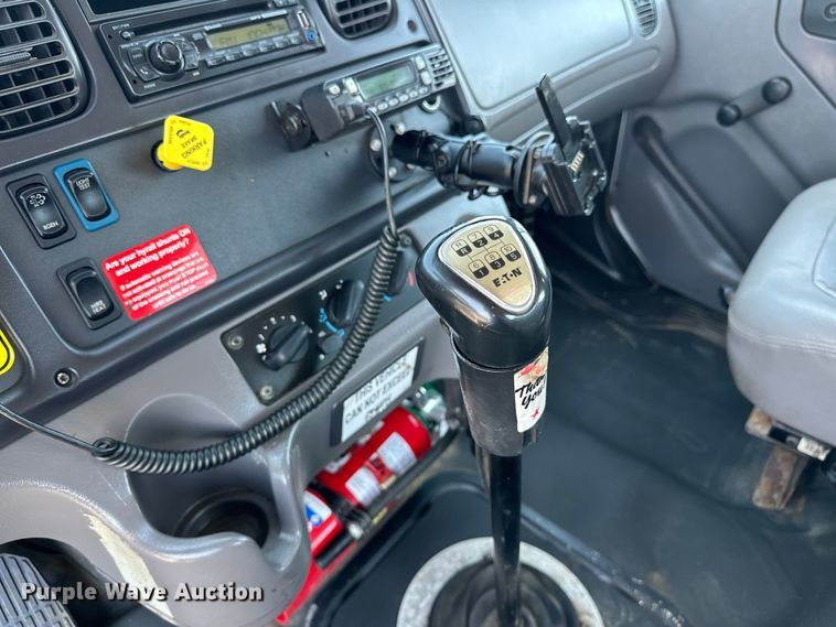 image for item EG1658 2014 Freightliner  108SD Crew Cab utility / service truck