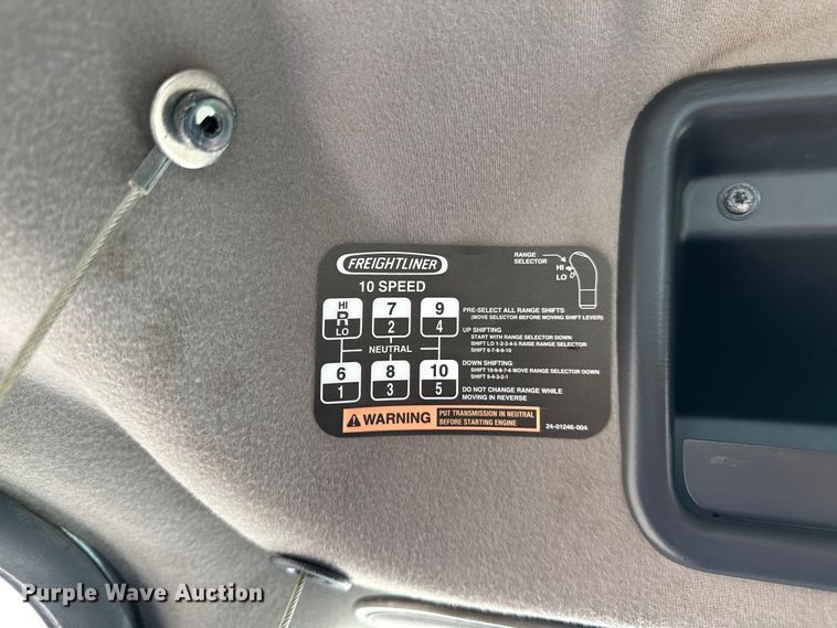 image for item EG1658 2014 Freightliner  108SD Crew Cab utility / service truck