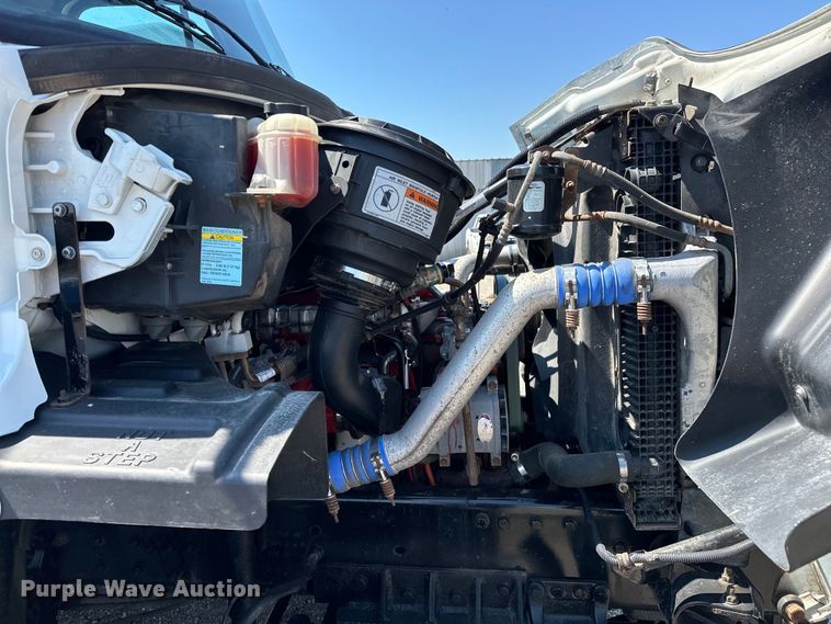 image for item EG1658 2014 Freightliner  108SD Crew Cab utility / service truck