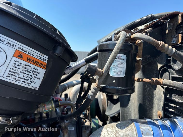 image for item EG1658 2014 Freightliner  108SD Crew Cab utility / service truck