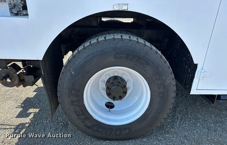 image for item EG1658 2014 Freightliner  108SD Crew Cab utility / service truck