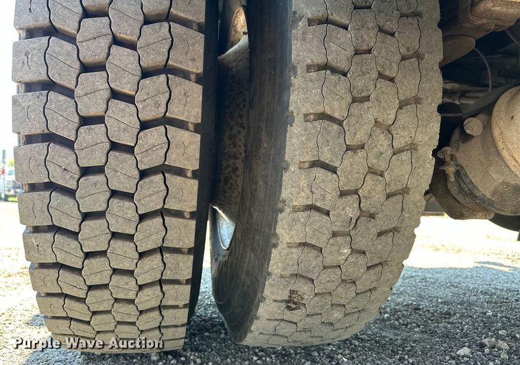 image for item EG1658 2014 Freightliner  108SD Crew Cab utility / service truck