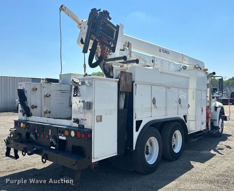 image for item EG1666 2009 International  DuraStar 4400 SBA  bucket truck