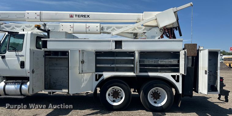 image for item EG1666 2009 International  DuraStar 4400 SBA  bucket truck