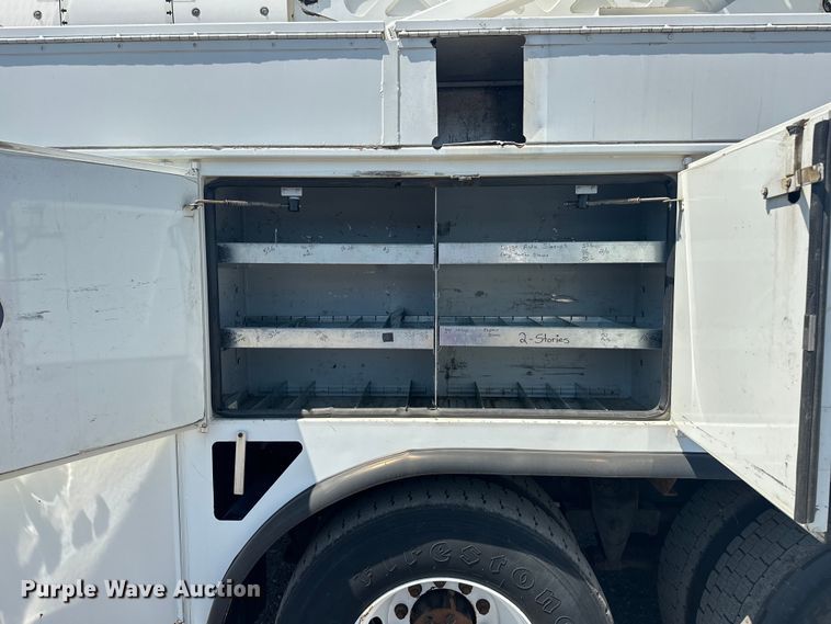 image for item EG1666 2009 International  DuraStar 4400 SBA  bucket truck