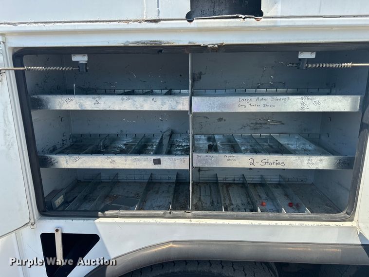 image for item EG1666 2009 International  DuraStar 4400 SBA  bucket truck