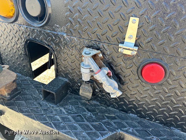 image for item EG1666 2009 International  DuraStar 4400 SBA  bucket truck