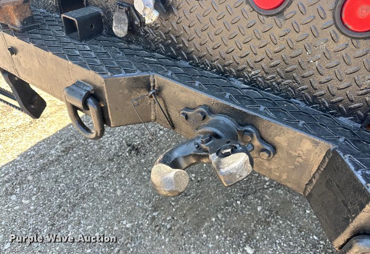 image for item EG1666 2009 International  DuraStar 4400 SBA  bucket truck