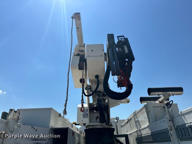 image for item EG1666 2009 International  DuraStar 4400 SBA  bucket truck