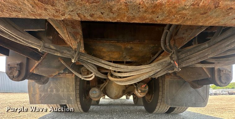 image for item EG1666 2009 International  DuraStar 4400 SBA  bucket truck