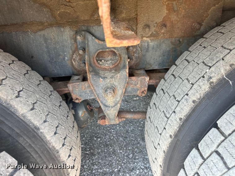 image for item EG1666 2009 International  DuraStar 4400 SBA  bucket truck