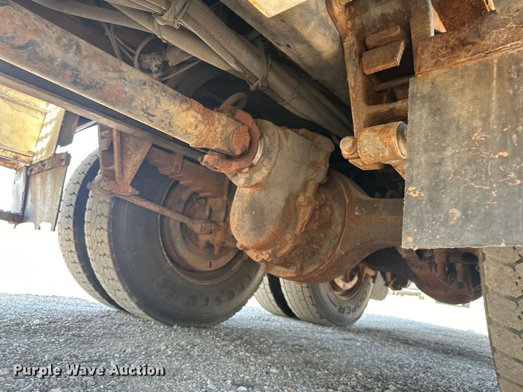 image for item EG1666 2009 International  DuraStar 4400 SBA  bucket truck